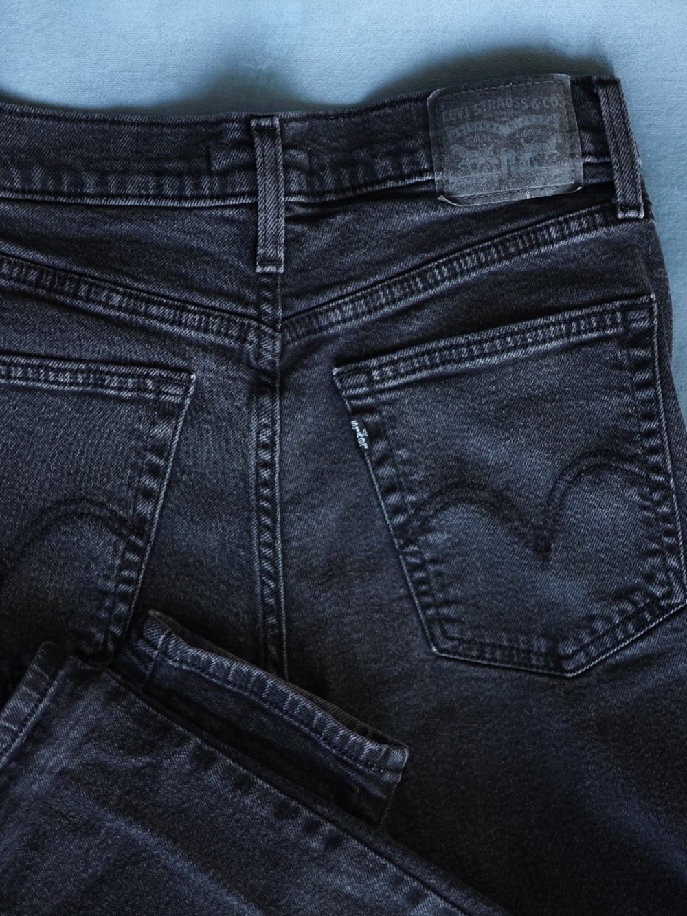 Levi's Black High Waisted Mom Jean, Womens size 29